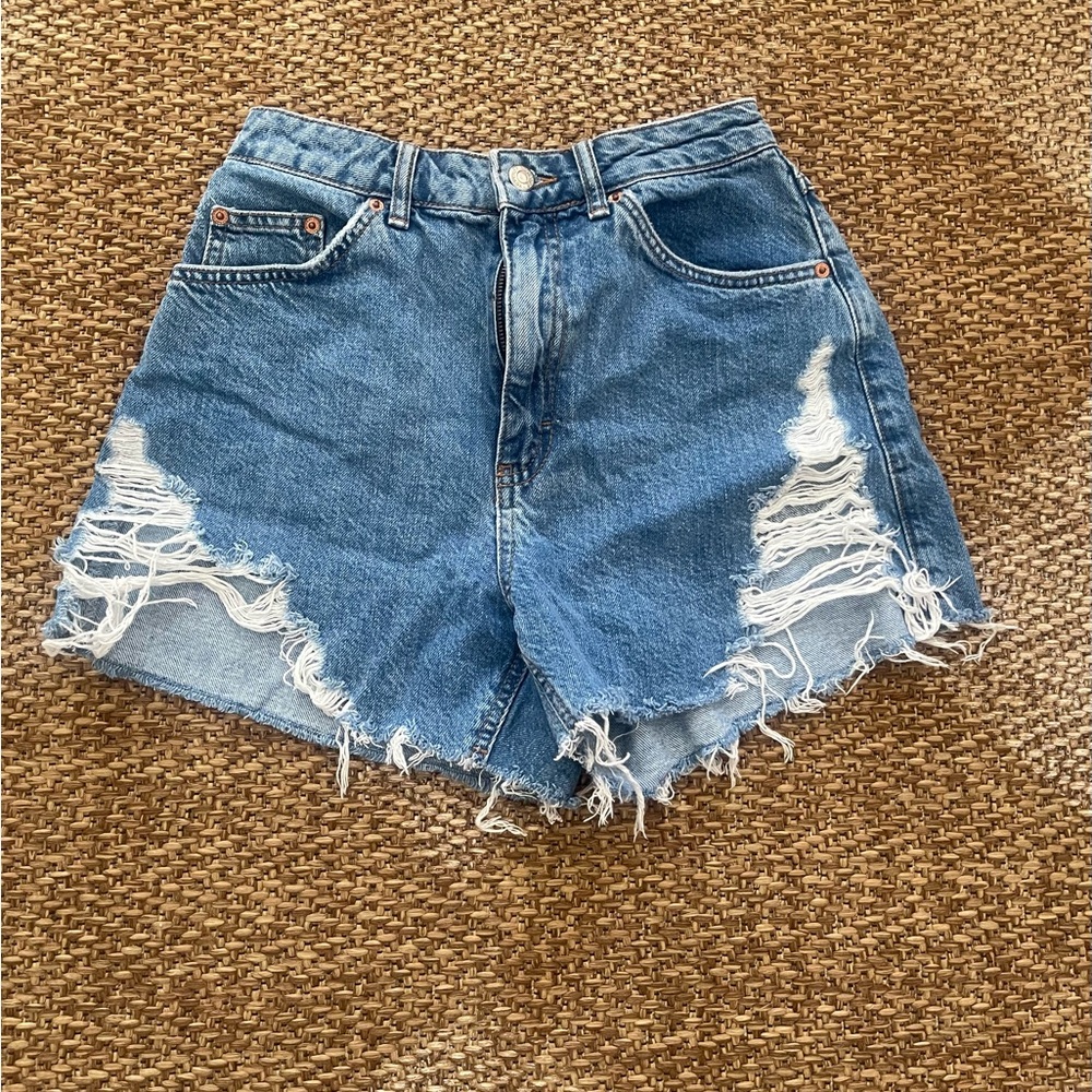 TOPSHOP Jean Shorts, Medium Wash, Distressed, Size 6
